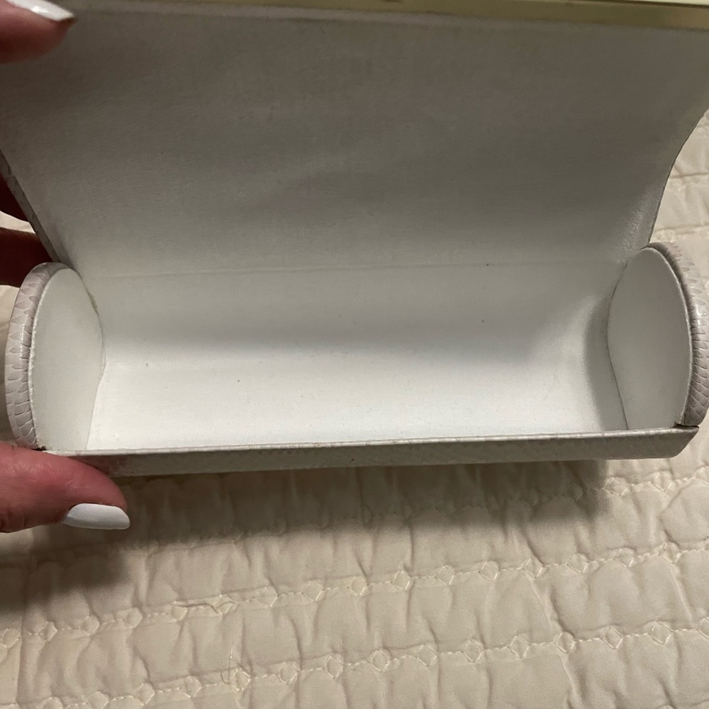 Case for glasses - Picture 3 of 3